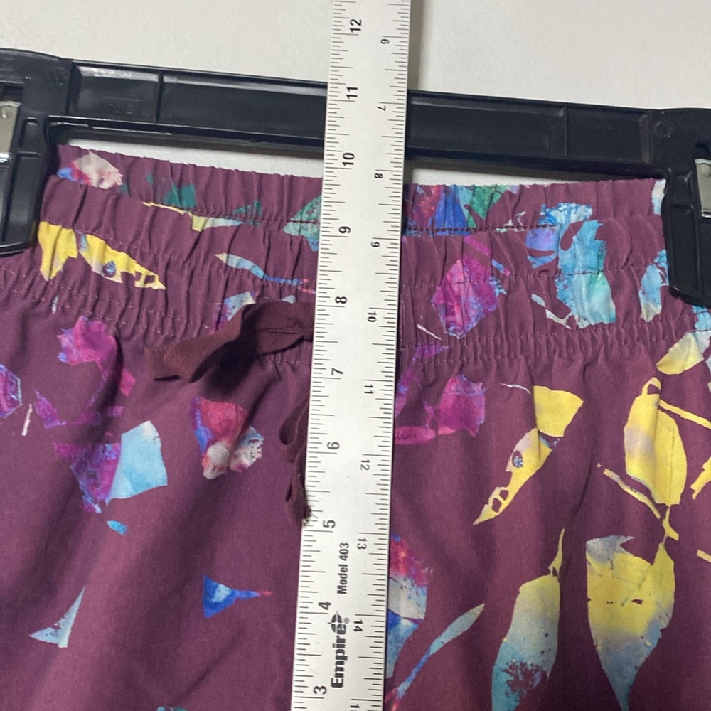 The North Face Classic V Shorts Women’s Small Purple Printed Pull On Drawstring - Picture 15 of 16